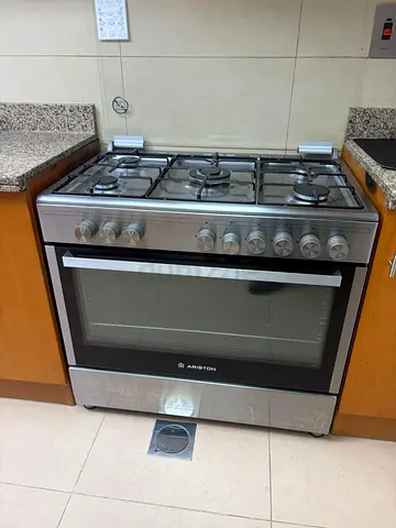 Ariston 5-Burner Gas Cooker with Oven - Good Working Condition