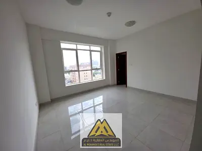 عرض سكني فاخر اطلاله بحر في الكورنيش - غرفتين ماستر مع باركن