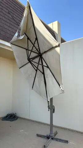 Large Outdoor Garden Umbrella / Patio Parasol