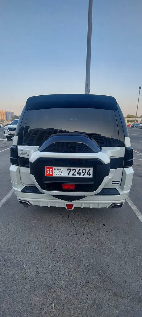 Mitsubishi Pajero 2020 — photo 1 of 10