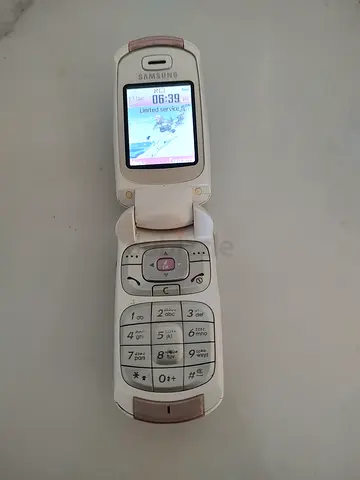 Samsung SGH-E530 vintage phone