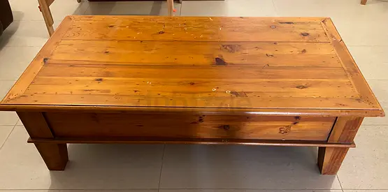 Wooden coffee table (140x74x43 cm)