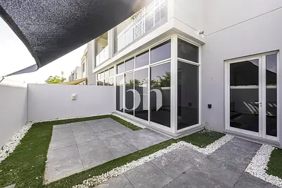 Single Row | Landscaped | Vacant on 15 July