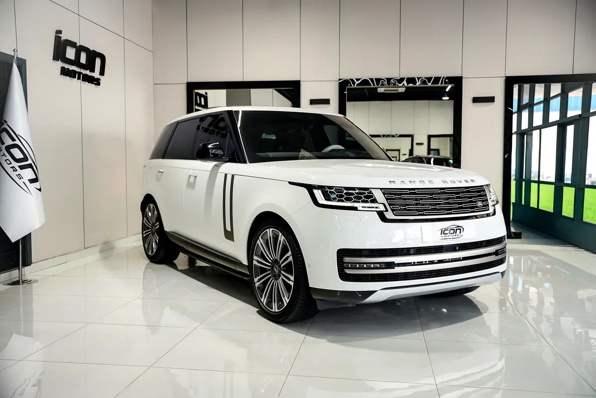 Land Rover Range Rover 2023 — photo 1 of 20