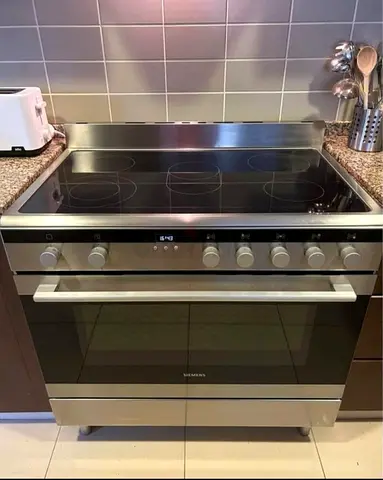 Siemens 90 cm ceramic cooking range 5 hubs electric ceramic stove slightly used