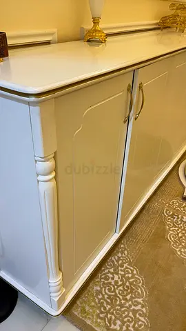 White Wooden Sideboard / Storage Cabinet - exellant Condition