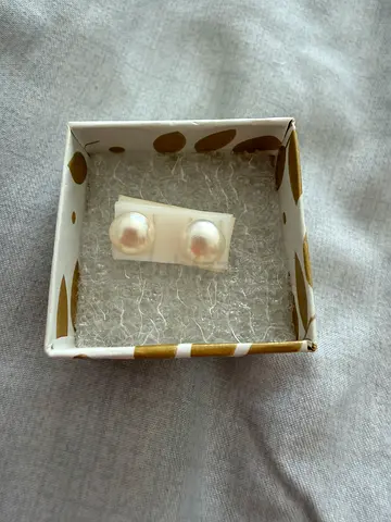 Pearl earrings
