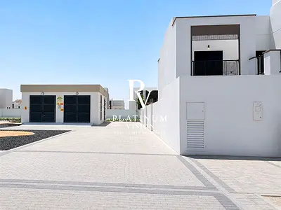 CORNER - Single Row | Ready | Next to an Open Plot - Extra Privacy