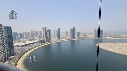 شقة  غرفتين وصالة بالشارقة الخان كورنيش البحيرة
