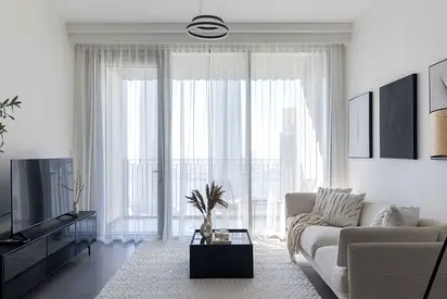 Fully furnished 1BR | Designer renovation | High floor