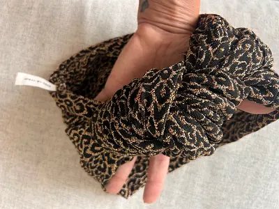 Made in Italy Black and Gold Patterned Knot Headband