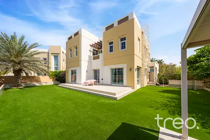 Standalone Villa | Large Plot | Vacant on Transfer