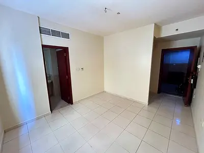 SPACIOUS STUDIO FLAT WITH SEPARATE KITCHEN CENTRAL AC/ CENTRAL GASS