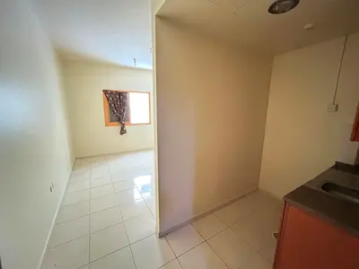 SPACIOUS STUDIO FLAT WITH SEPARATE KITCHEN CENTRAL AC/ CENTRAL GASS