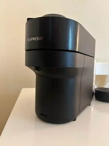 Nespspresso coffee machine سعر قابل للتفاوض Price is negotiable.