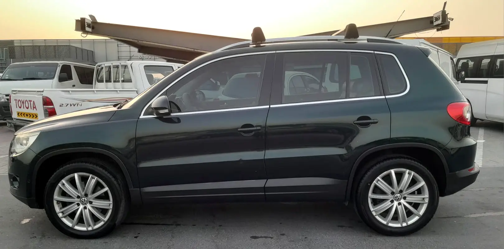 Volkswagen Tiguan 2011 — photo 1 of 20