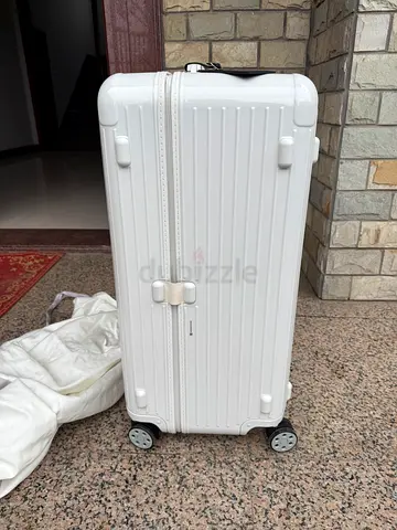Rimowa Essential Trunk suitcase