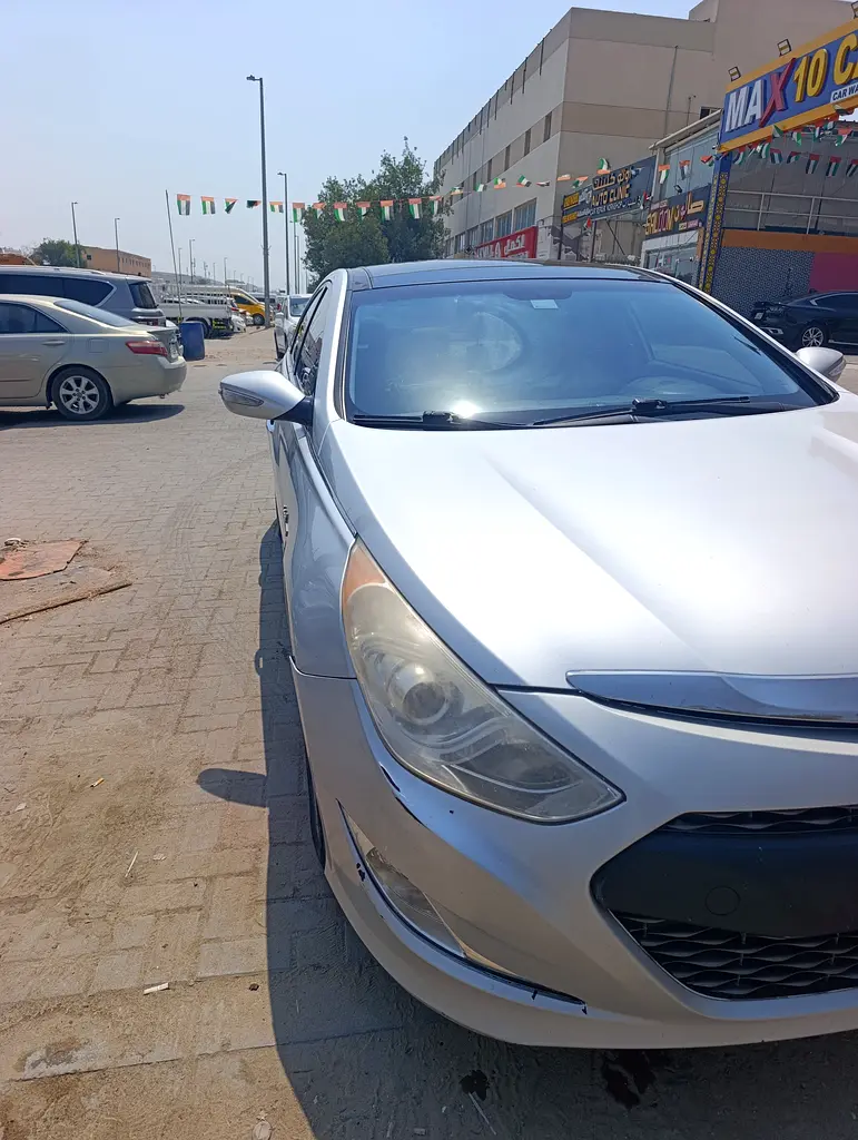 Hyundai Sonata 2015 — photo 1 of 7