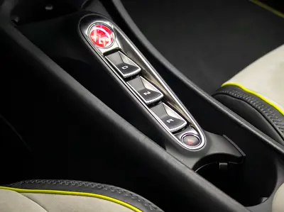 صورة 9 لـ 2023 Mclaren ARTURA