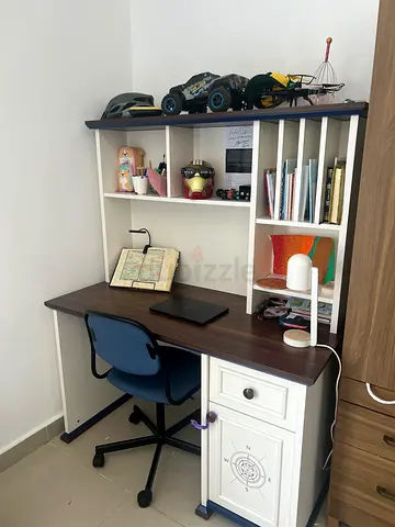 3 Bed room Town House full furniture for sale
