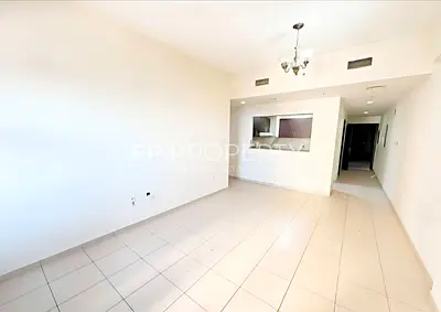 4- Cheques | Bright & Clean| Ready To move In
