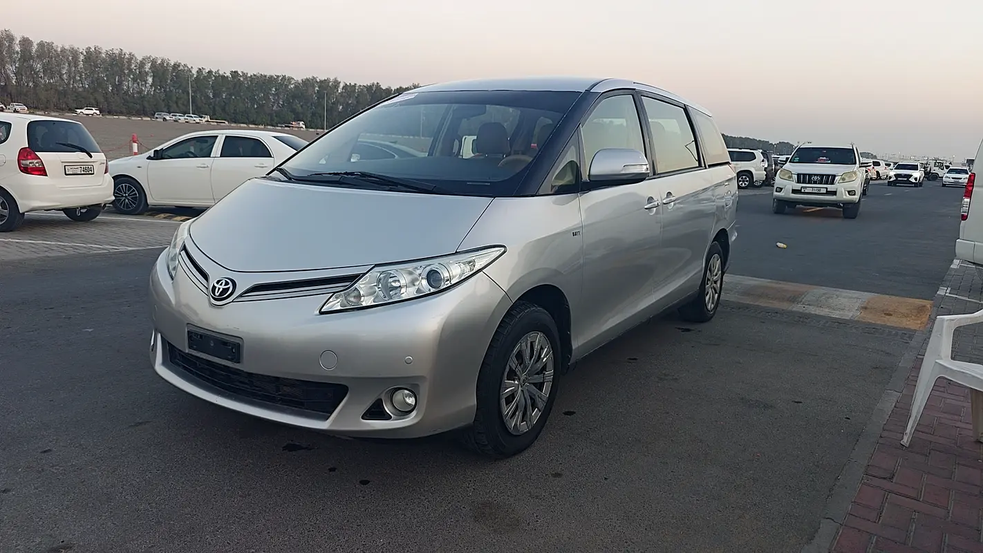 Toyota Previa 2015 — photo 1 of 20