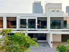 Single Row | Ready To Move | Spacious 4 Bed Villa