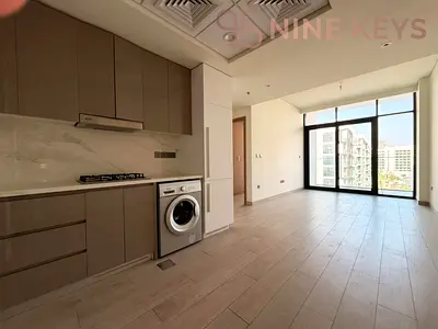 Corner 2BR | High Floor | Pool & Boulevard View | Chiller Free