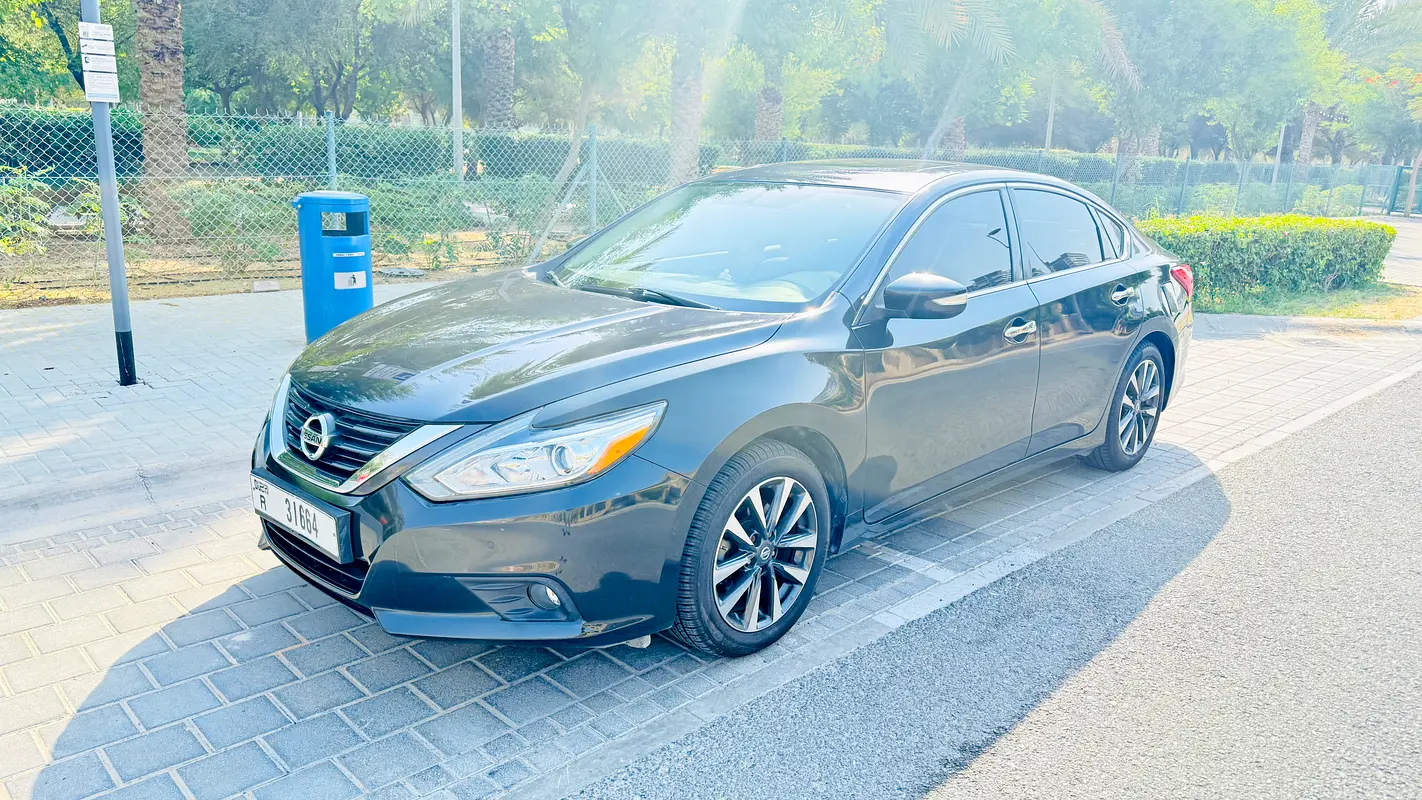 Nissan Altima 2017 — photo 1 of 11