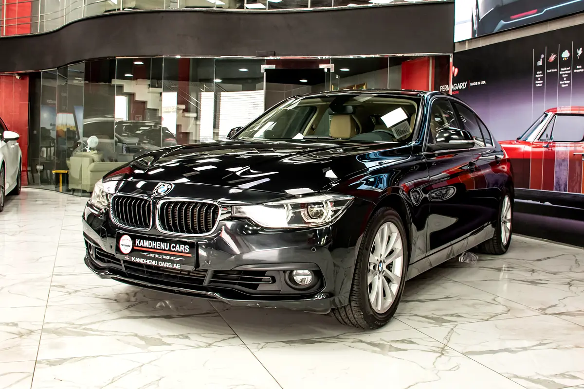 BMW 3-Series 2018 — photo 1 of 13