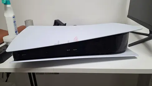 Sony PlayStation 5 Console + 1 controller