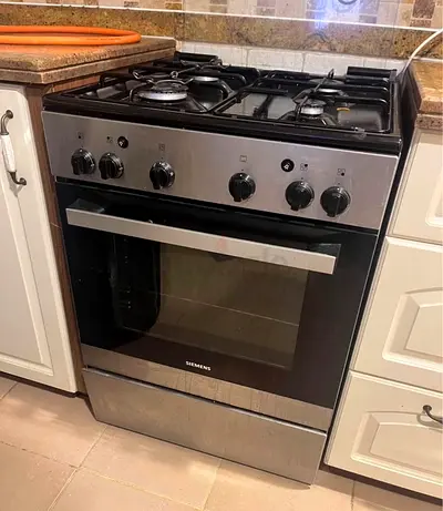 Siemens freestanding gas cooker with oven - good working condition