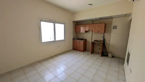Spacious Studio Prime Location School Area Muwelaih Sharjah only 16k Family Bld 4 cheques payment