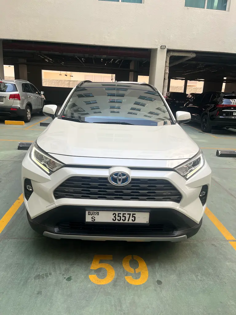 Toyota Rav 4 2021 — photo 1 of 7