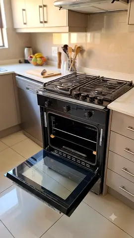Cm built in top Gas 60x60 cm brand new never used and cm built in Gas oven 60x60 cm latest model