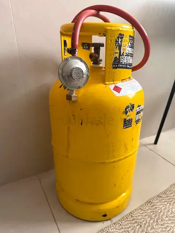Yellow Gas Cylinder with Regulator and Hose