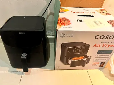 Cosori smart wifi 5.5L Air Fryer with Original Box - Good Condition