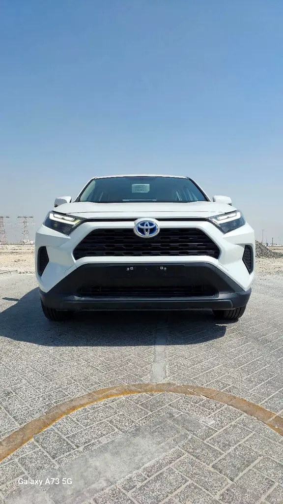 Toyota Rav 4 2024 — photo 1 of 10