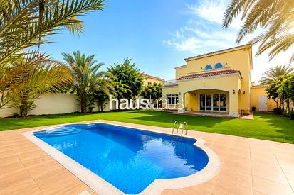 Huge Plot | Single Row | Vacant | Private Pool