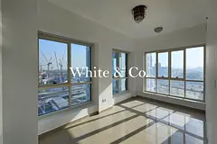 Balcony |Additional Space| Refreshed | VOT