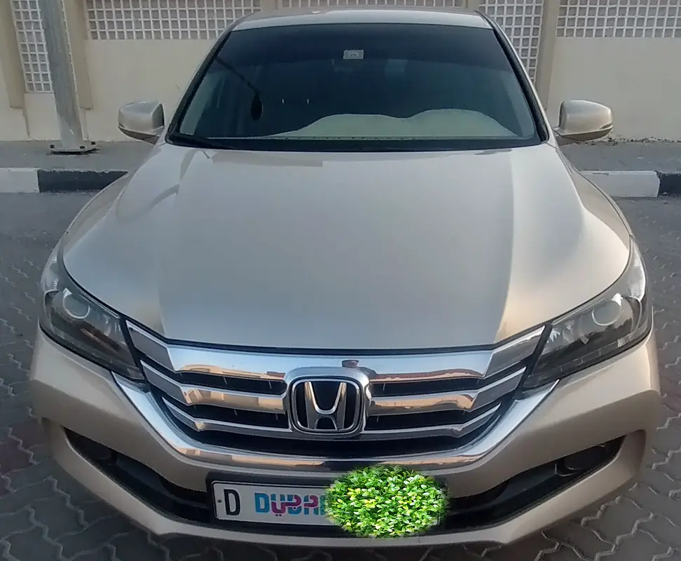 Honda Accord 2016 — photo 1 of 19