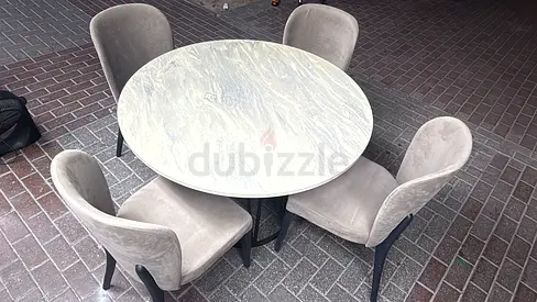 Round play board-Top Dining Table with 4 Velvet Chairs - Good Condition