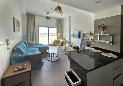 Fully Furnished | Panoramic Skyline View | Bright Unit