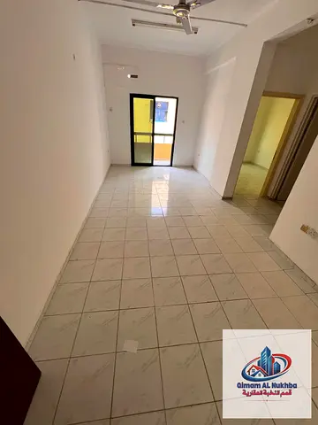 أجمل غرفة وصالة مساحة واسعة جدا مناسبة للعائلة - تشطيبات جميلة مميزة - موزع وبلكونة ونوافذ بإطلالة مفتوحة للتهوية والإضاءة -بأقل سعر وتسهيلات فى الدفع