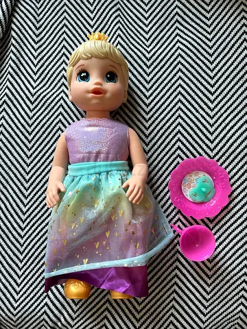 Babyalive princess Ellie Grows up Doll