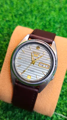 Vintage Seiko 5 Automatic 7s26 Caliber 21-Jewels Japan made Mens watch (Used)
NO BOX NO PAPER