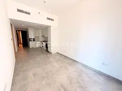 4- Cheques | Bright &amp; Clean| Ready To move In