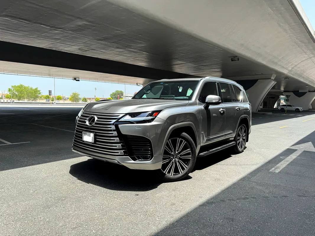Lexus LX-Series 2025 — photo 1 of 12