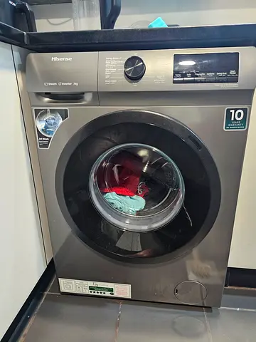 Front-load washing machine in good working condition