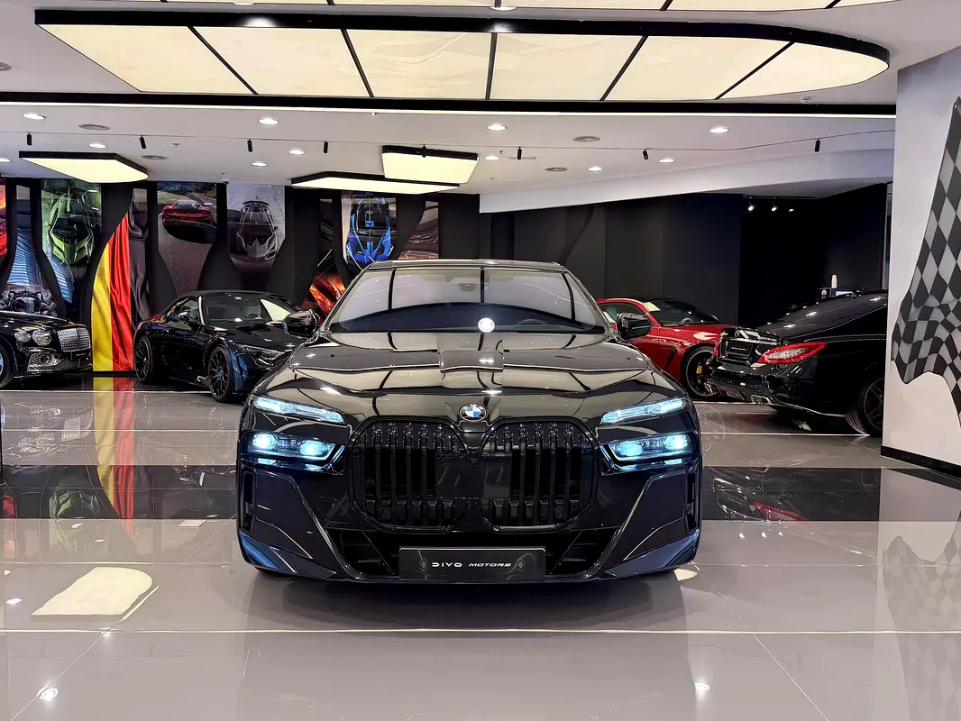 BMW 7-Series 2024 — photo 1 of 20